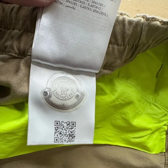 Moncler Pantalone Bermuda Camouflage Shorts - Picture 9 of 14